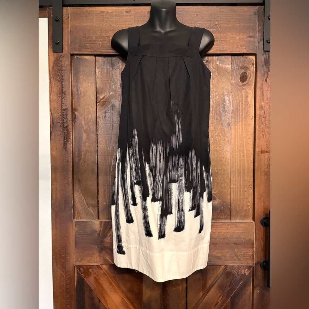 Vince Black and White Sleeveless Top